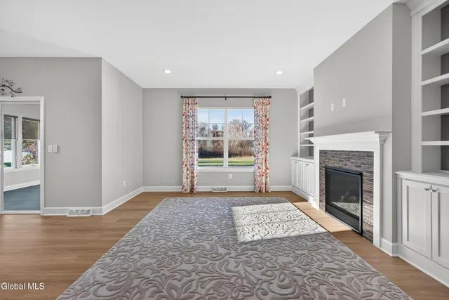 $529,900 | 1 B Cloverleaf Court, East Greenbush, NY 12144