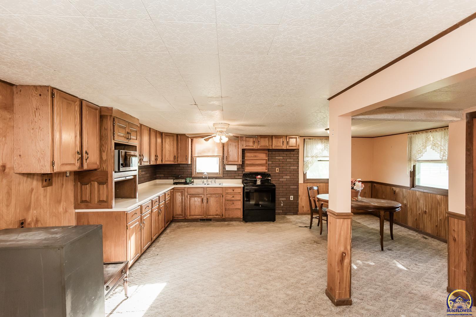 12140 Miller Road Harveyville, KS 66431 - Photo 40 of 99
