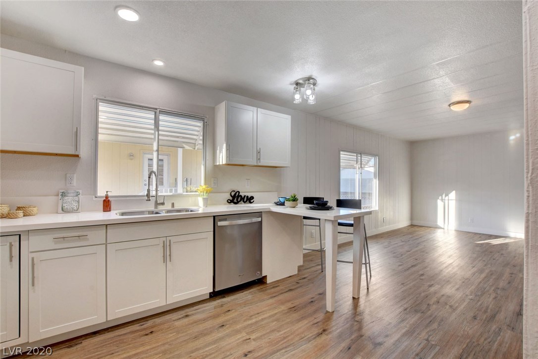 4570 Royal Ridge Way Las Vegas, NV 89103 - Photo 19 of 40 Gallery Image 19