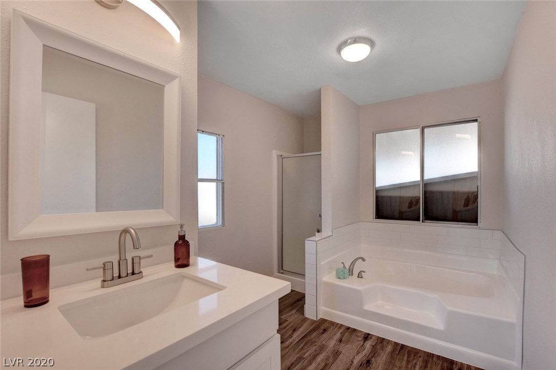 4570 Royal Ridge Way Las Vegas, NV 89103 - Photo 4 of 40 Gallery Image 4