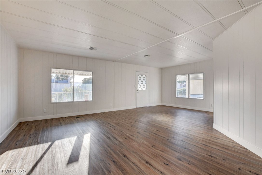 4570 Royal Ridge Way Las Vegas, NV 89103 - Photo 9 of 40 Gallery Image 9