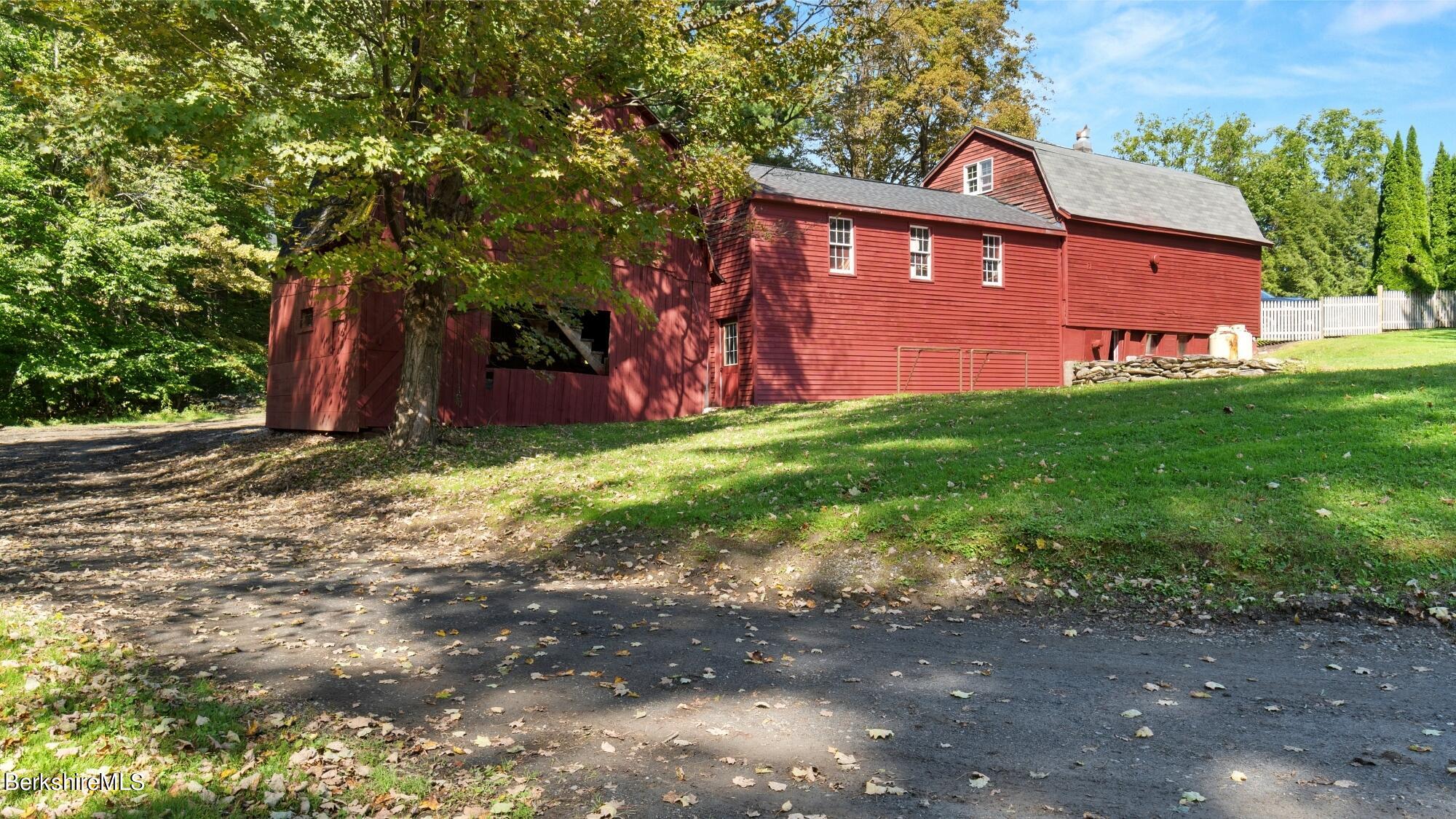 99 New Lenox Road Lenox, MA 01240 - Photo 33 of 38 Barn