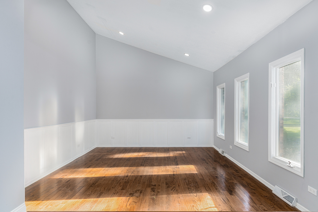 1513 Wood Street Crete, IL 60417 - Photo 7 of 35 a view of room
