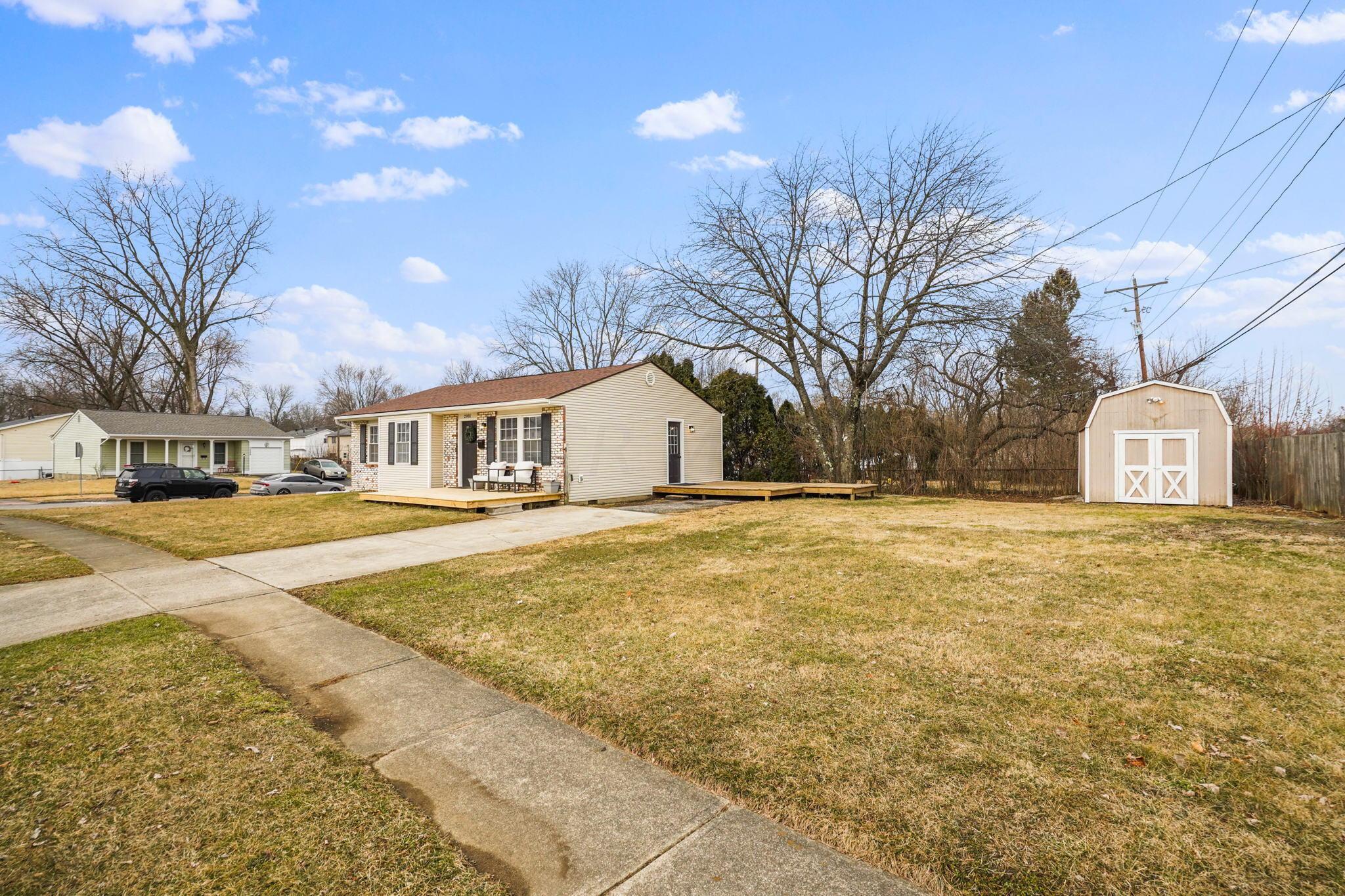 2981 Whitlow Road Columbus, OH 43232 - Photo 31 of 33 Large Corner Lot