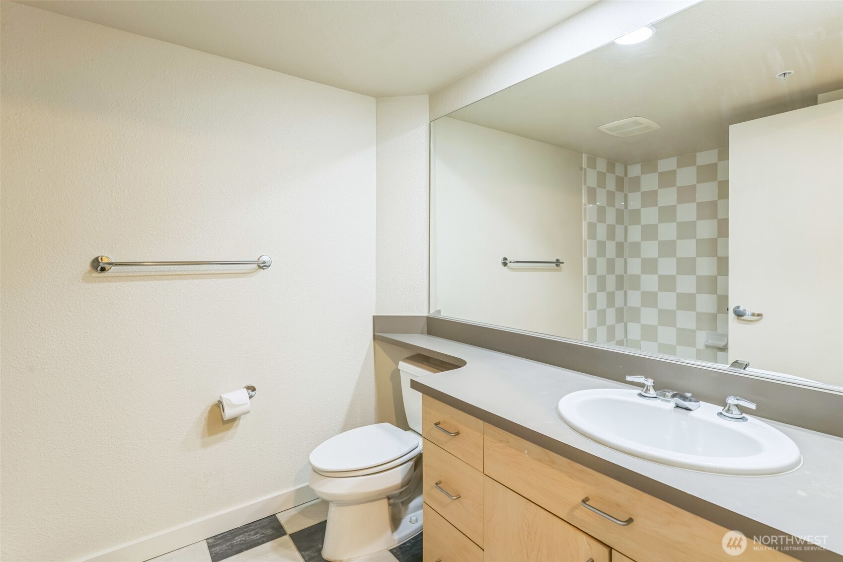 1100 106th Avenue Northeast, Unit 508 Bellevue, WA 98004 - Photo 9 of 15