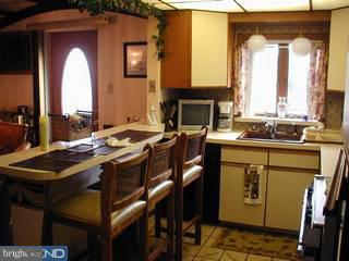 7269 Bradford Road Upper Darby, PA 19082 - Photo 4 of 6