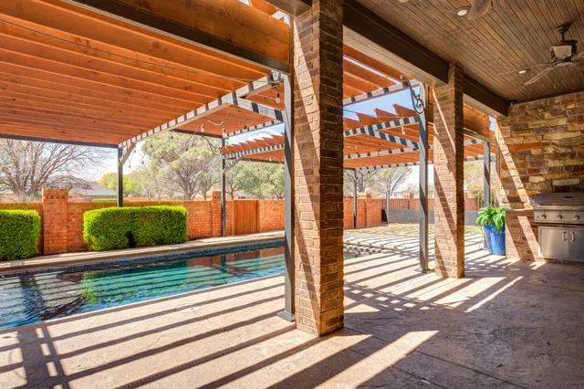 $1,299,000 | 15 Whisperwood Circle, Lubbock, TX 79416