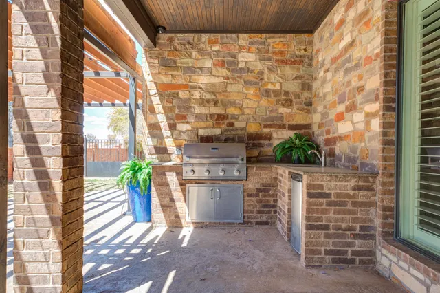 $1,299,000 | 15 Whisperwood Circle, Lubbock, TX 79416