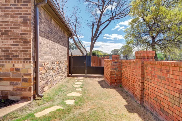 $1,299,000 | 15 Whisperwood Circle, Lubbock, TX 79416