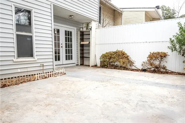 a view of an entryway of a building