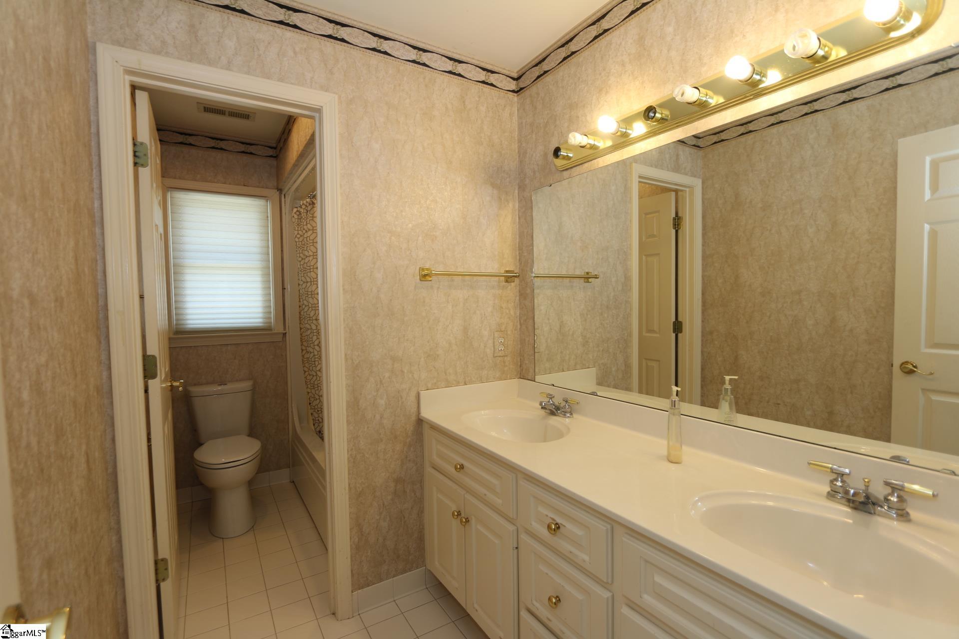 224 Saddlebrook Drive Moore, SC 29369 - Photo 15 of 20