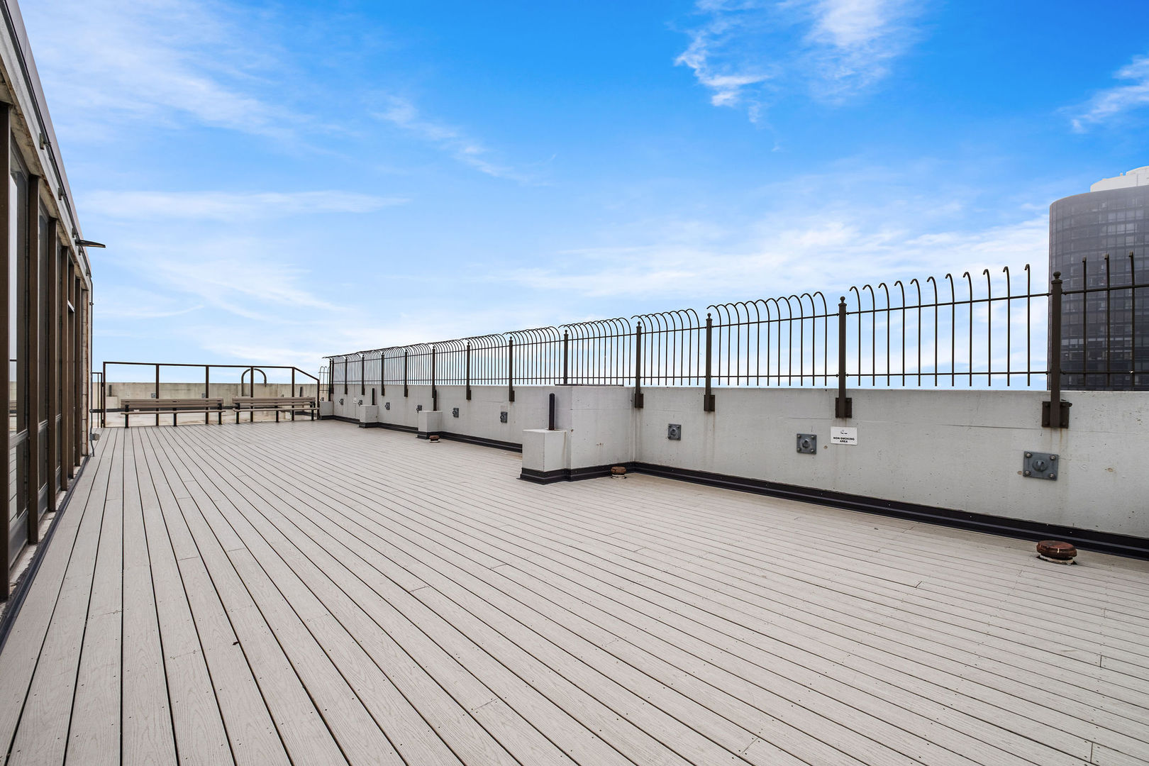 5455 North Sheridan Road, Unit 509 Chicago, IL 60640 - Photo 10 of 19 a view of a terrace