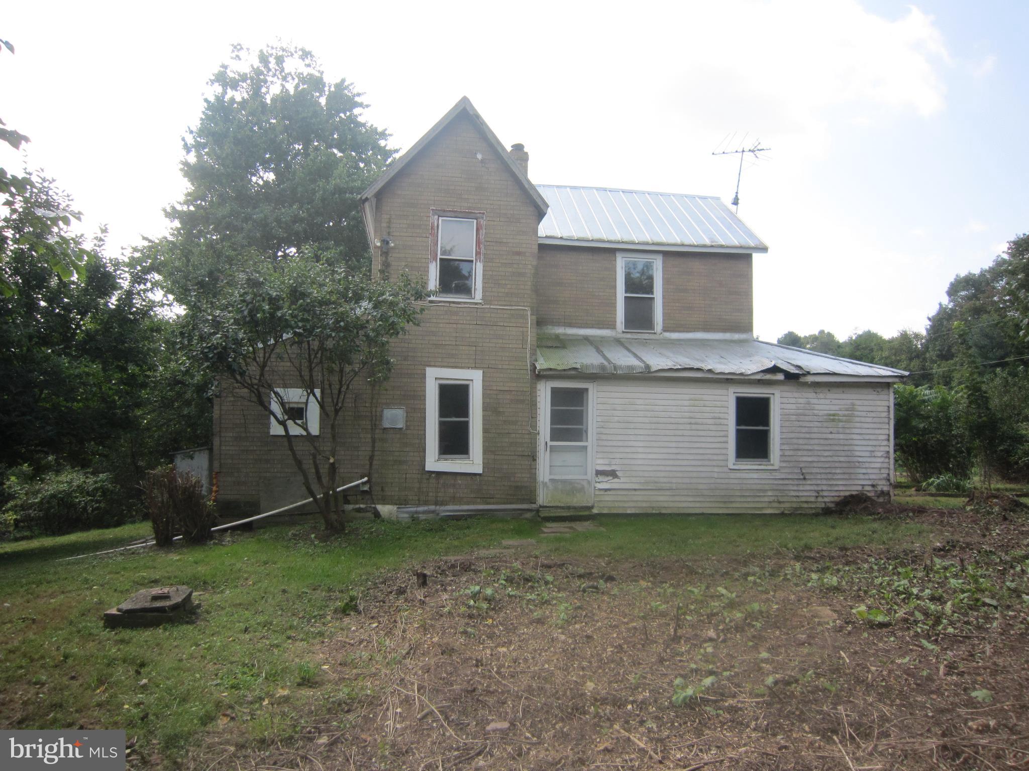 3609 Arters Mill Road Westminster, MD 21158 - Photo 3 of 17 Left Side