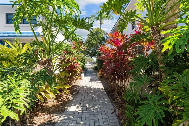 a view of outdoor space yard and porch