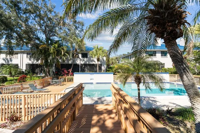 a view of lake with house