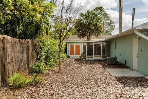 $425,000 | 321 West Pennsylvania Avenue, DeLand, FL 32720
