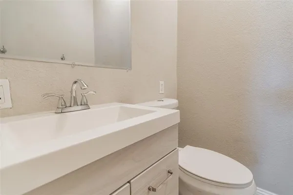 $425,000 | 321 West Pennsylvania Avenue, DeLand, FL 32720