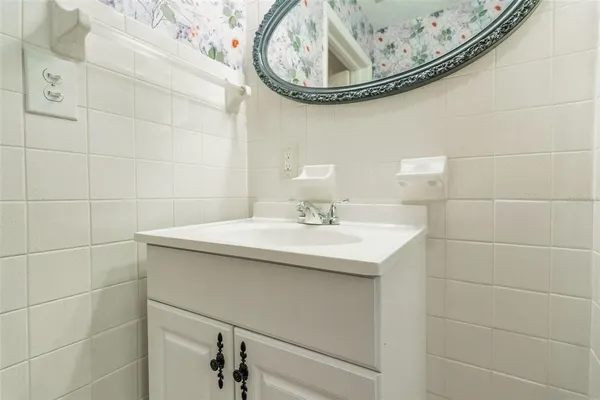 $425,000 | 321 West Pennsylvania Avenue, DeLand, FL 32720