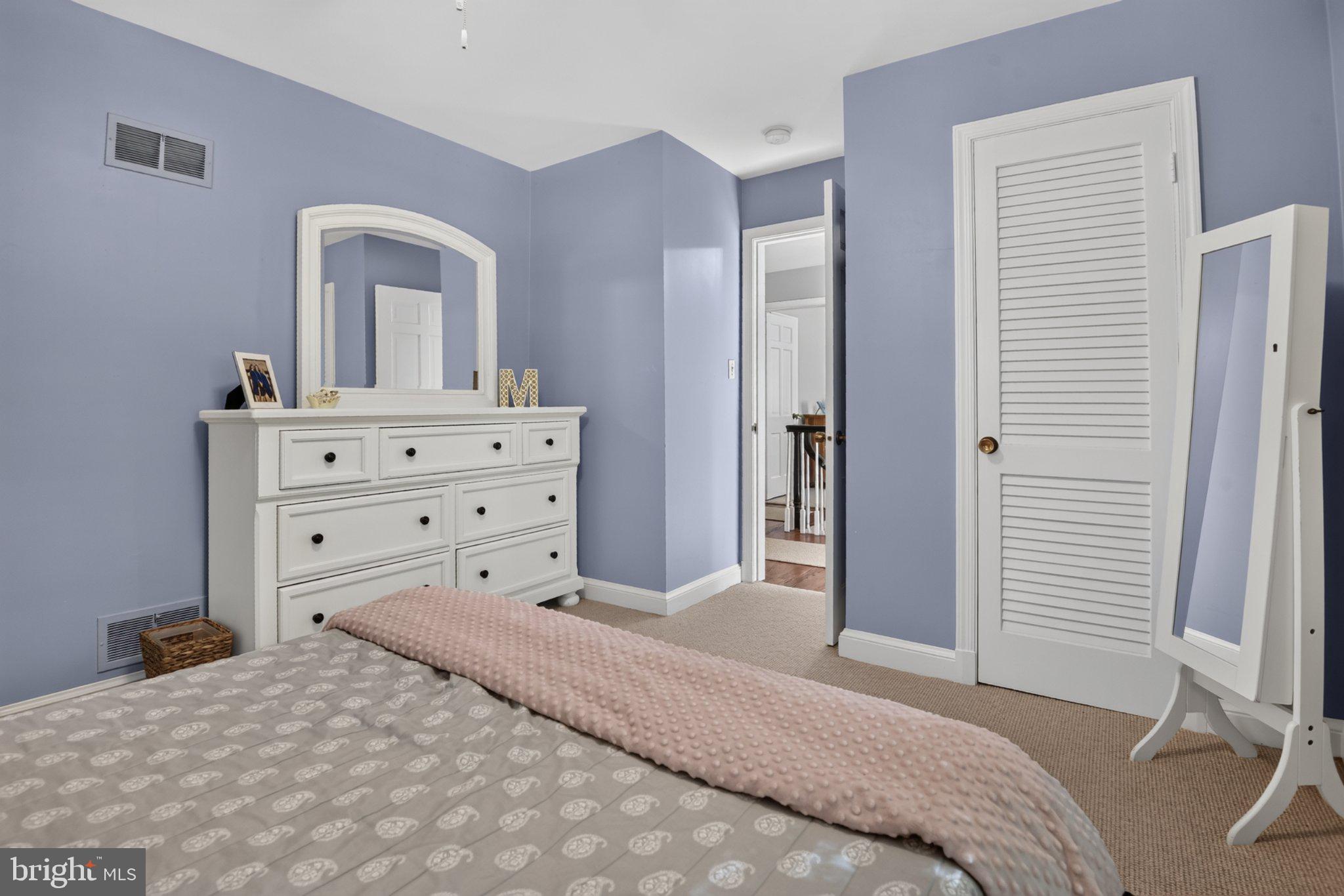 5305 Ridgefield Road Bethesda, MD 20816 - Photo 32 of 43 4th Bedroom