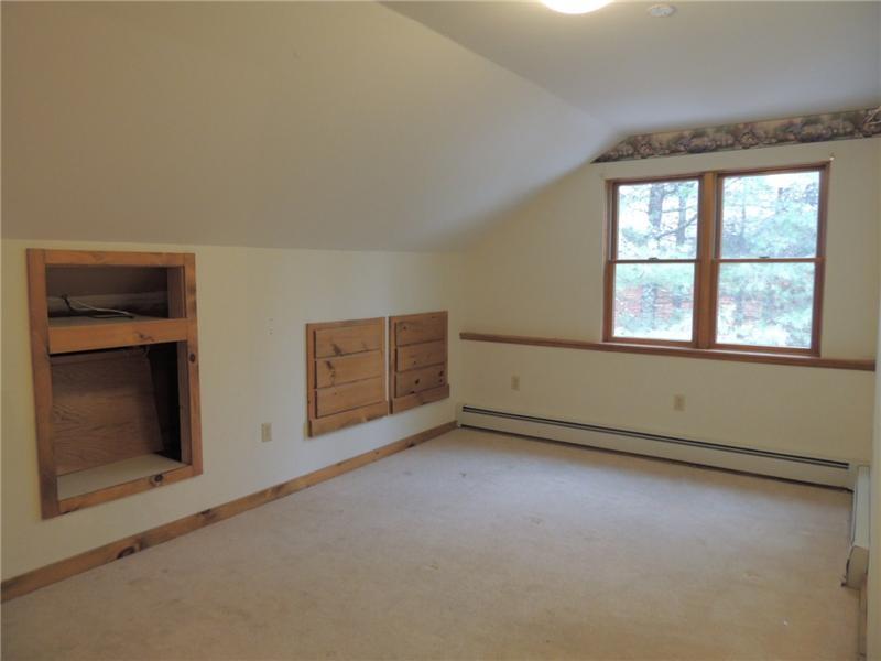 155 Ridgeview Drive Bangor, ME 04401 - Photo 23 of 34 Bedroom.