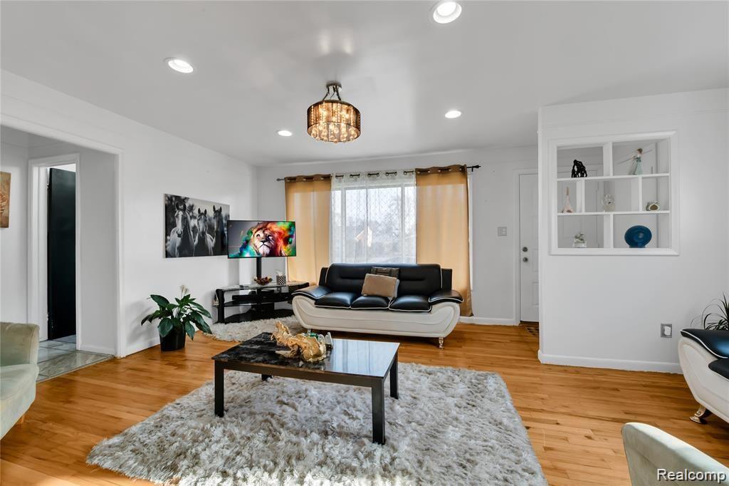 4509 Buchanan Avenue Warren, MI 48092 - Photo 4 of 26 4509 Buchanan Avenue - HD Drone photography-13.jpg
