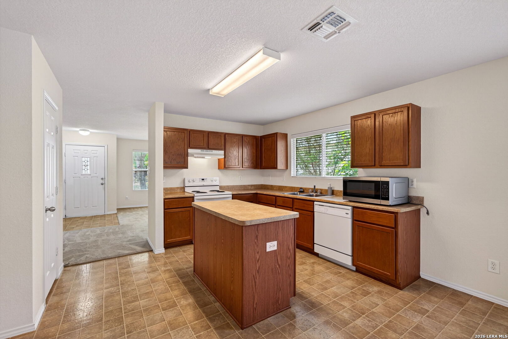5823 Trent Ranch San Antonio, TX 78249 - Photo 8 of 27