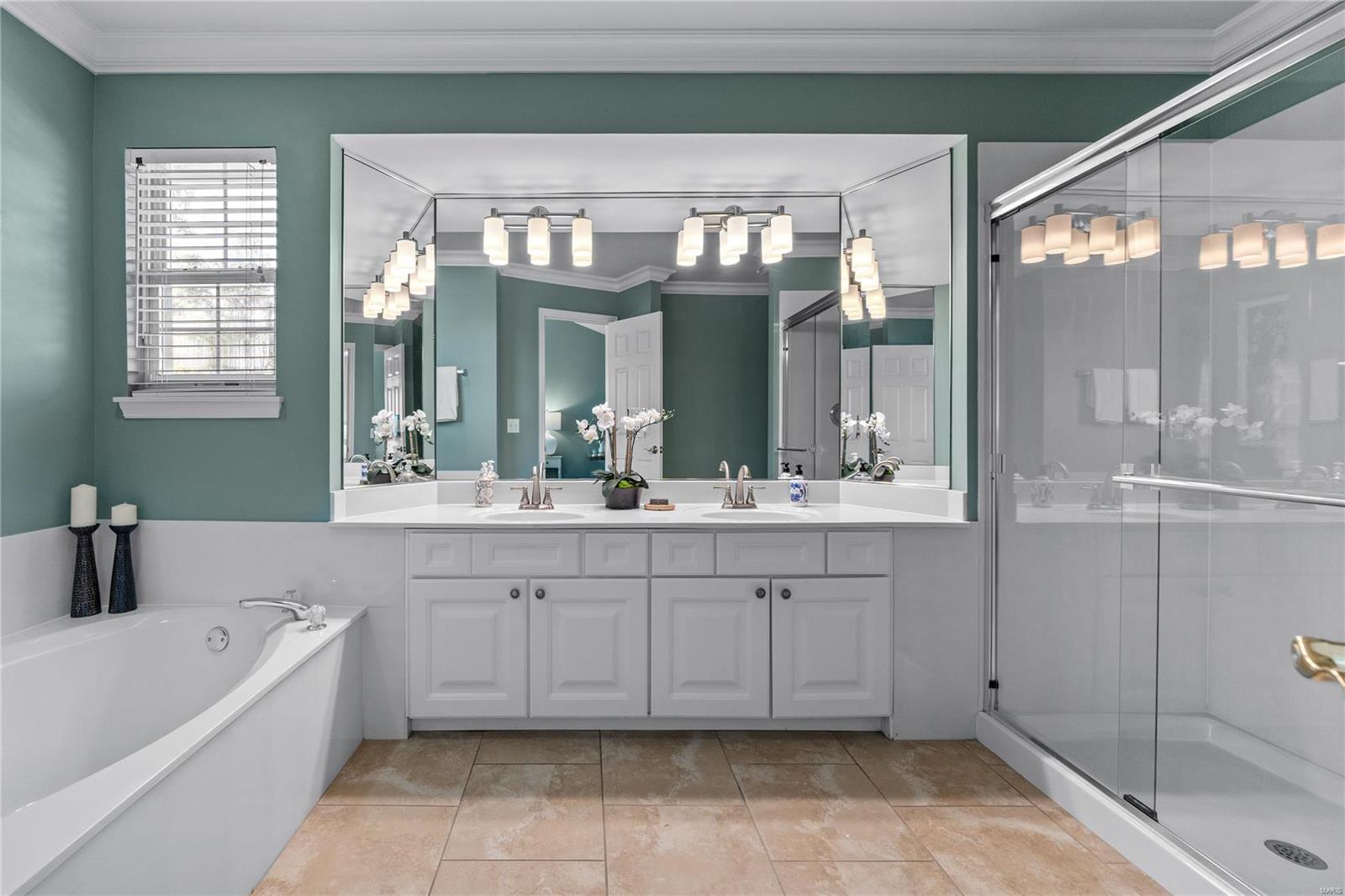 636 Loehr Estates Drive Ballwin, MO 63021 - Photo 18 of 44