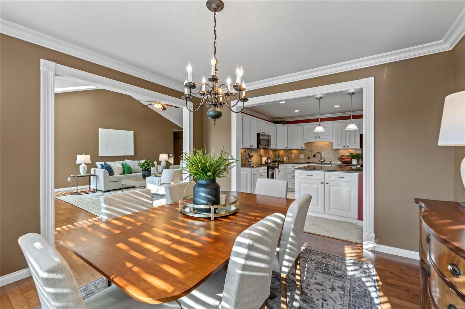 636 Loehr Estates Drive Ballwin, MO 63021 - Photo 8 of 44