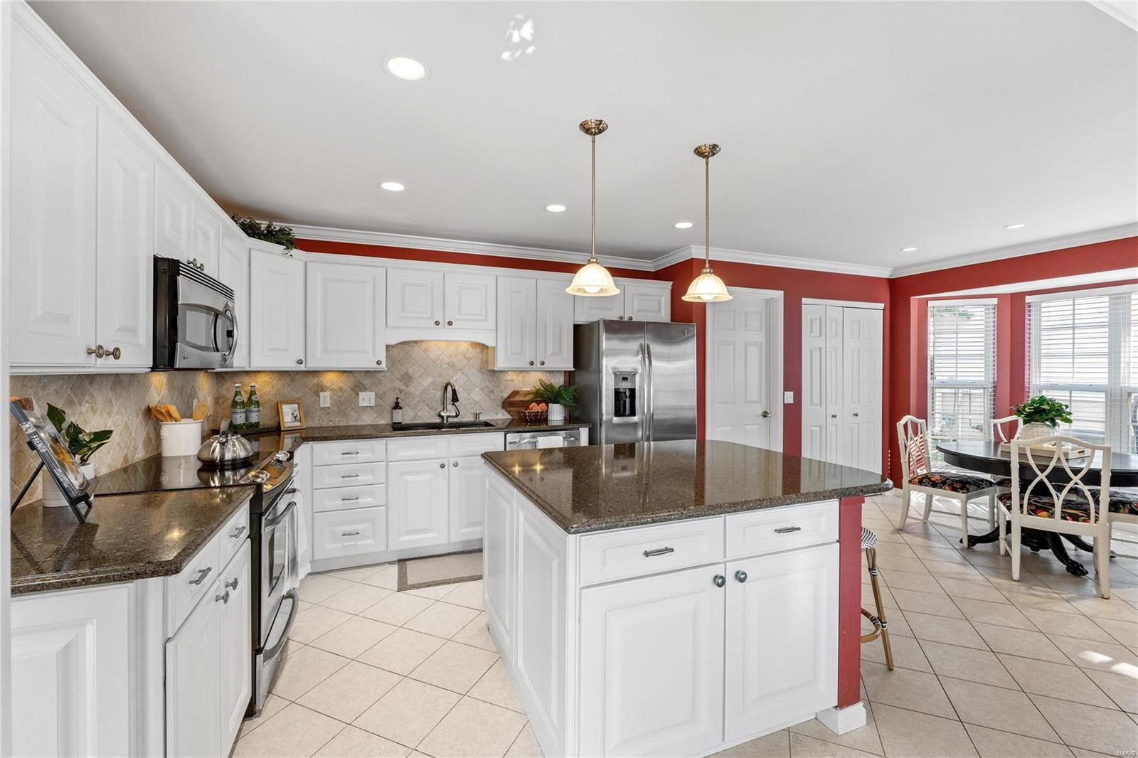 636 Loehr Estates Drive Ballwin, MO 63021 - Photo 9 of 44