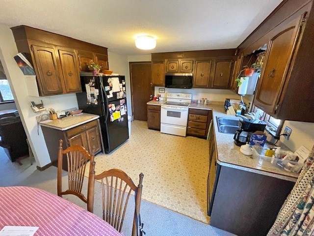36 Line Street Southampton, MA 01073 - Photo 4 of 17