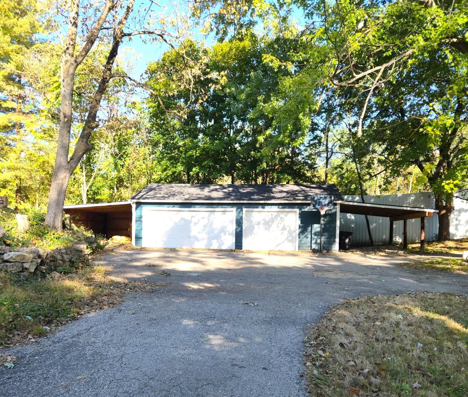 123 Old Mill Road Springfield, OH 45506 - Photo 59 of 76 3 car garage with two carports
