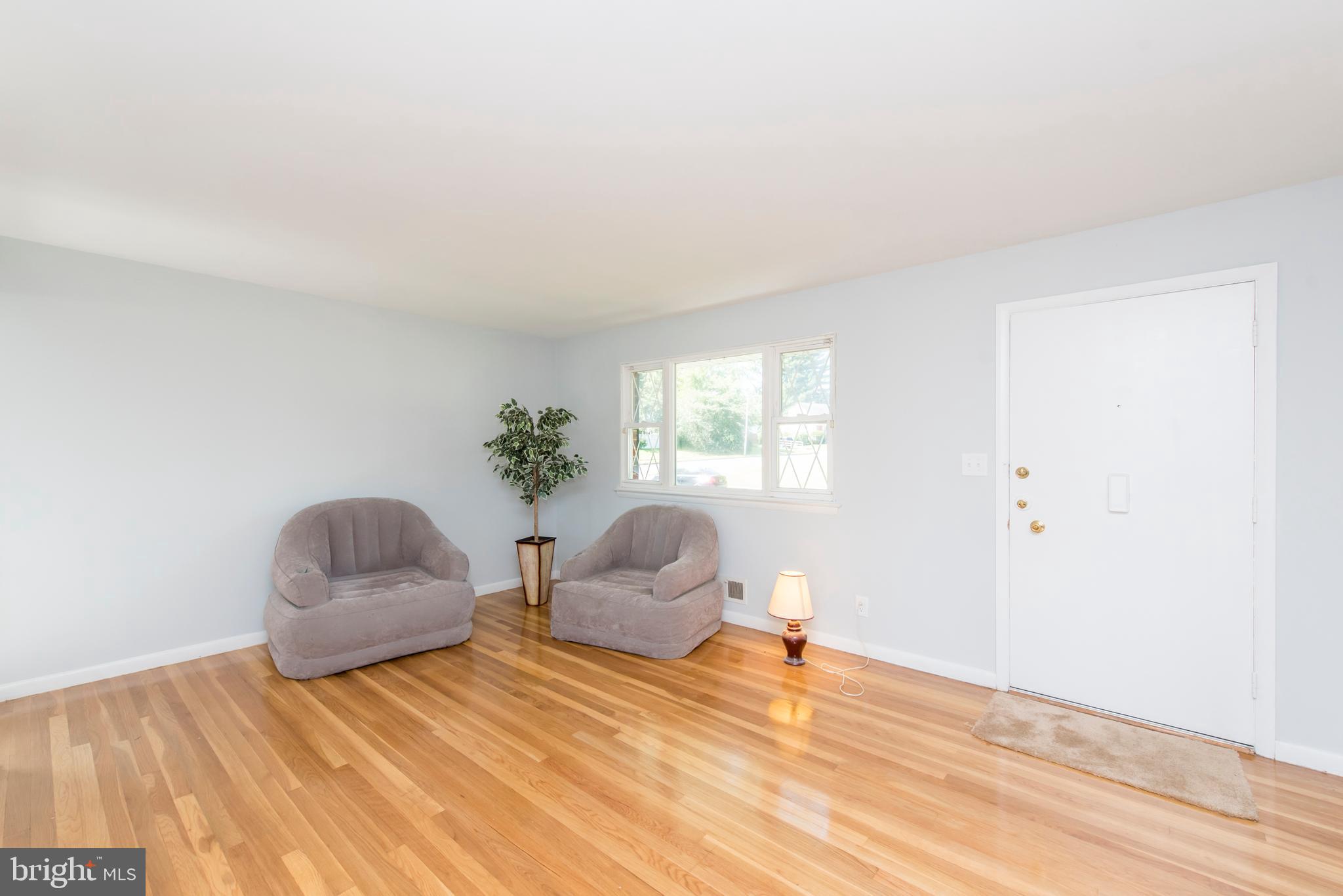 3813 Cassandra Road Randallstown, MD 21133 - Photo 3 of 36 Living Room