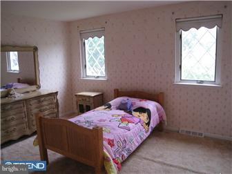 795 Orchid Road Warminster, PA 18974 - Photo 6 of 8 Gallery Image 6