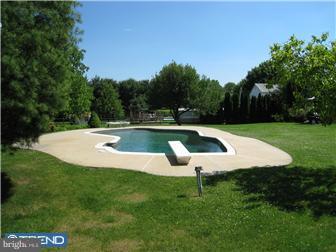 795 Orchid Road Warminster, PA 18974 - Photo 7 of 8 Gallery Image 7