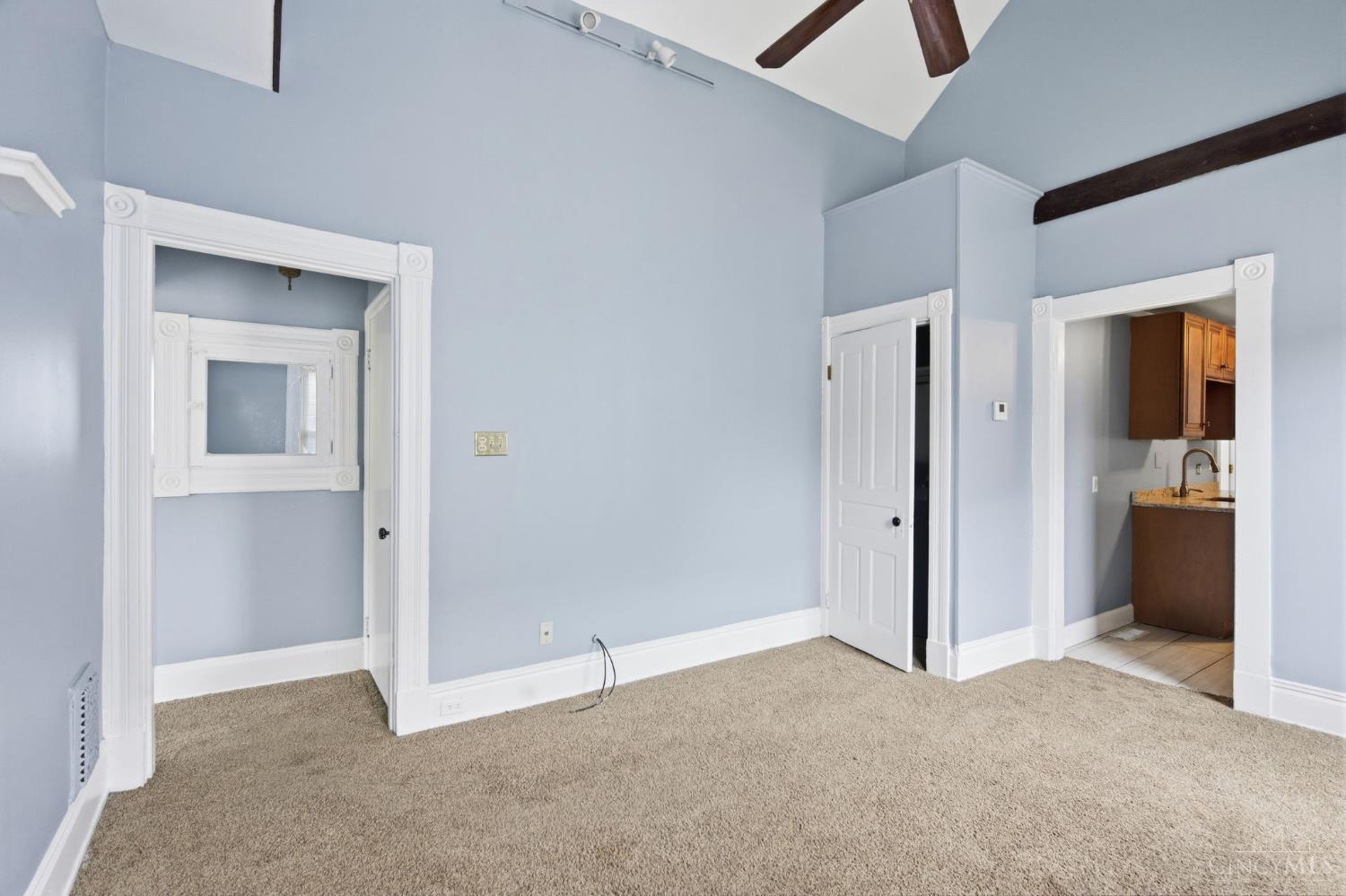 3262 Linwood Avenue Cincinnati, OH 45208 - Photo 38 of 53