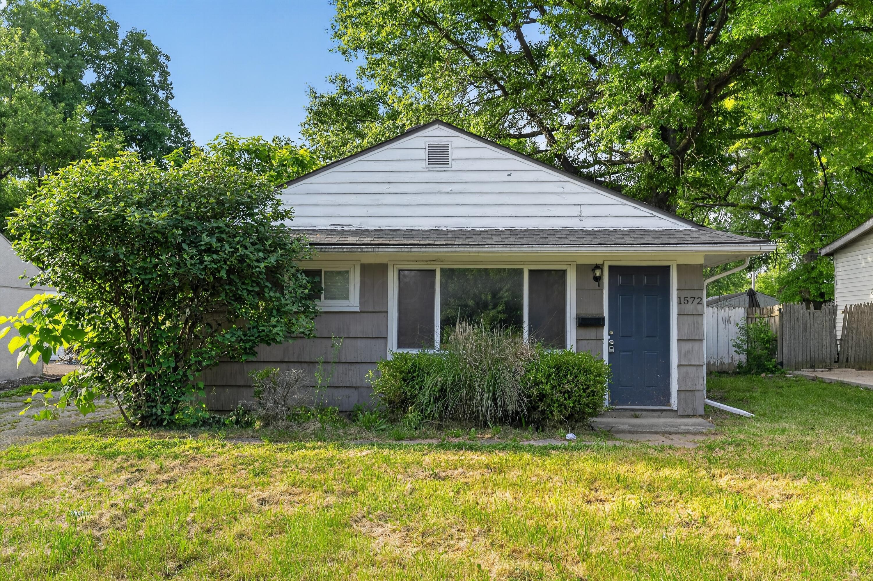 1572 Northridge Road Columbus, OH 43224 - Photo 2 of 32