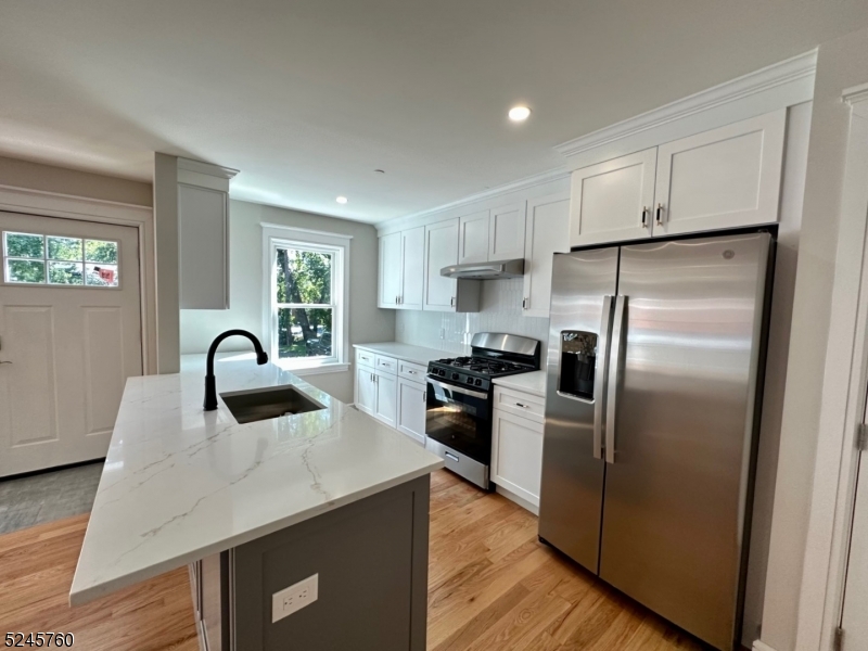 41 Harrison Avenue Montclair, NJ 07042 - Photo 11 of 20