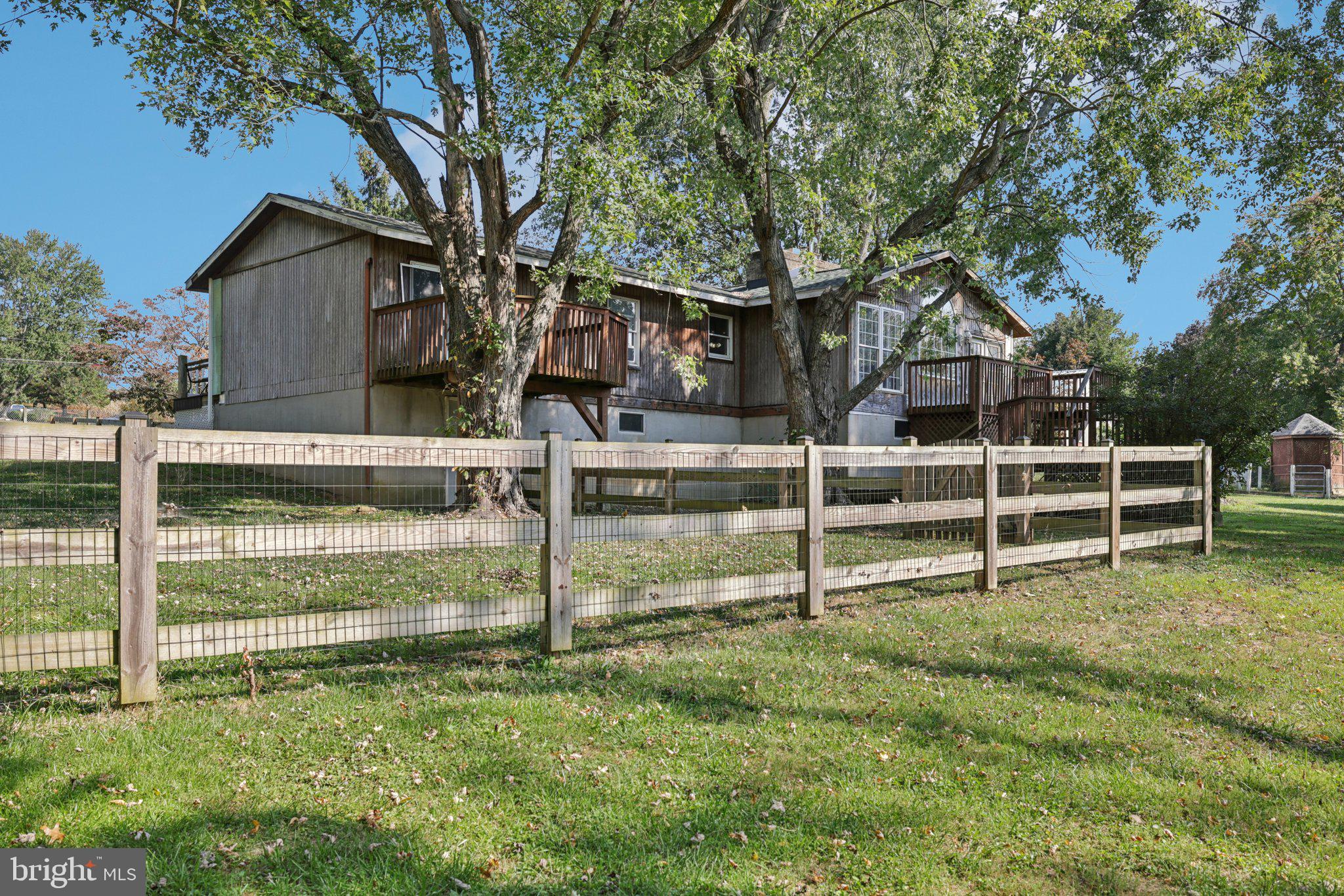 2636 Marston Road New Windsor, MD 21776 - Photo 17 of 107 Fenced side yard