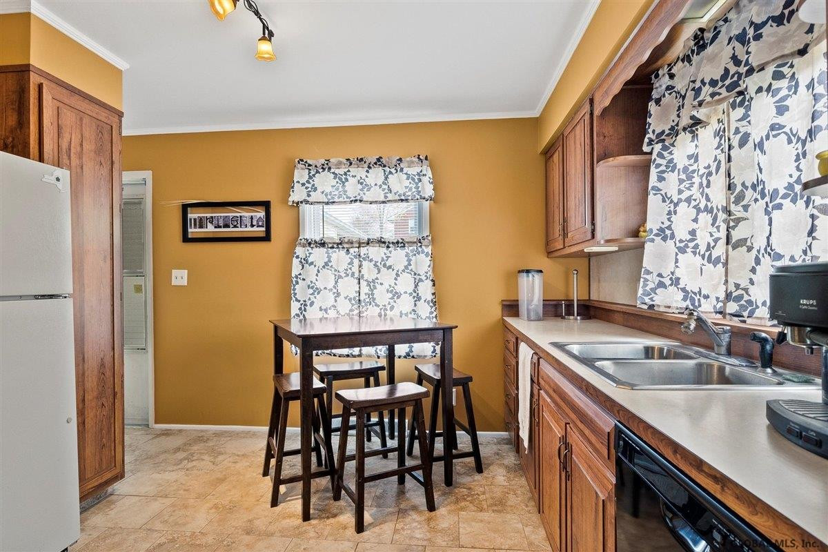 2736 Brookview Road Castleton-on-Hudson, NY 12033 - Photo 12 of 25 Photo 14