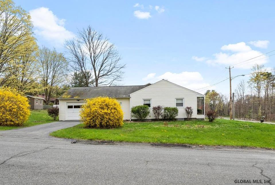2736 Brookview Road Castleton-on-Hudson, NY 12033 - Photo 2 of 25 Photo 3