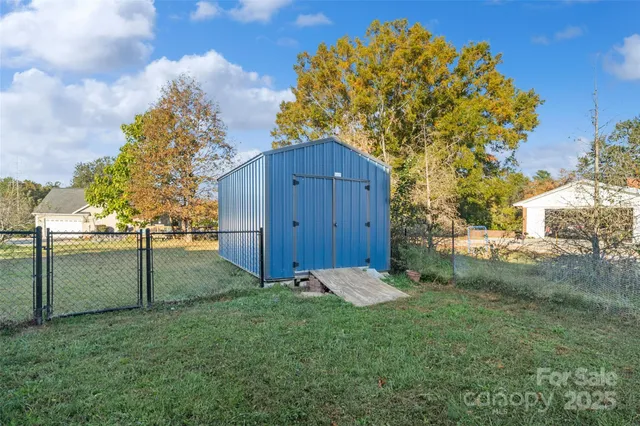 $325,000 | 104 Ole Farm Place, Kings Mountain, NC 28086