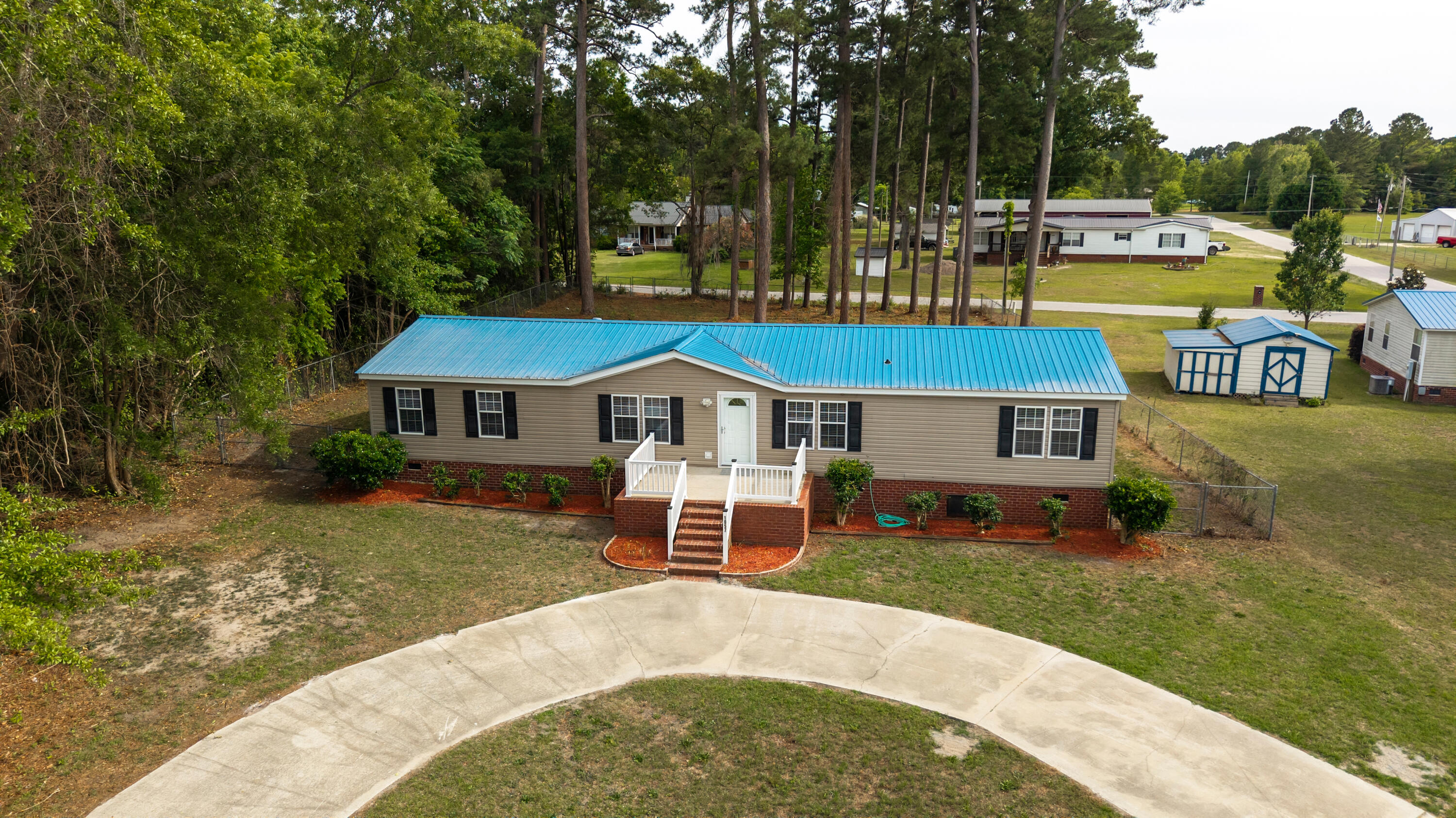 1057 Limerick Lane Manning, SC 29102 - Photo 7 of 38 11