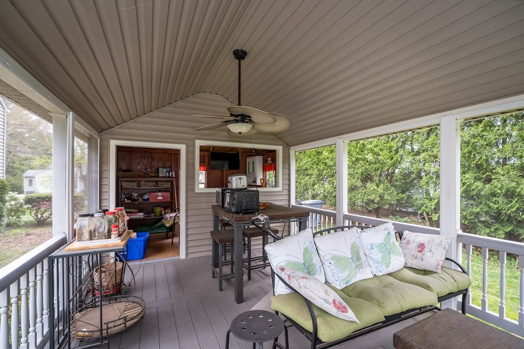 501 Maple Road Longmeadow, MA 01106 - Photo 5 of 33