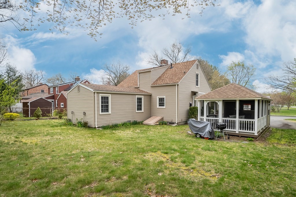 501 Maple Road Longmeadow, MA 01106 - Photo 6 of 33