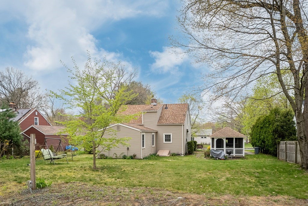 501 Maple Road Longmeadow, MA 01106 - Photo 7 of 33