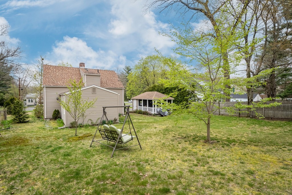 501 Maple Road Longmeadow, MA 01106 - Photo 8 of 33