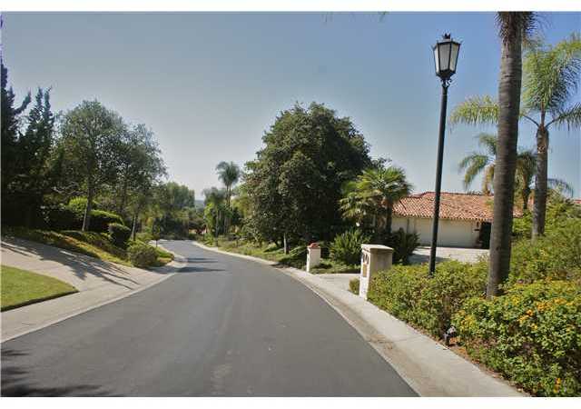 1720 Kings Road Vista, CA 92084 - Photo 3 of 25