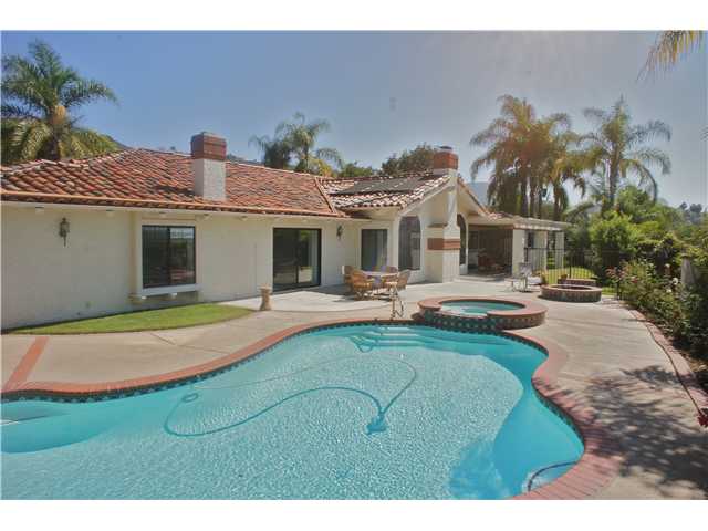 1720 Kings Road Vista, CA 92084 - Photo 10 of 25