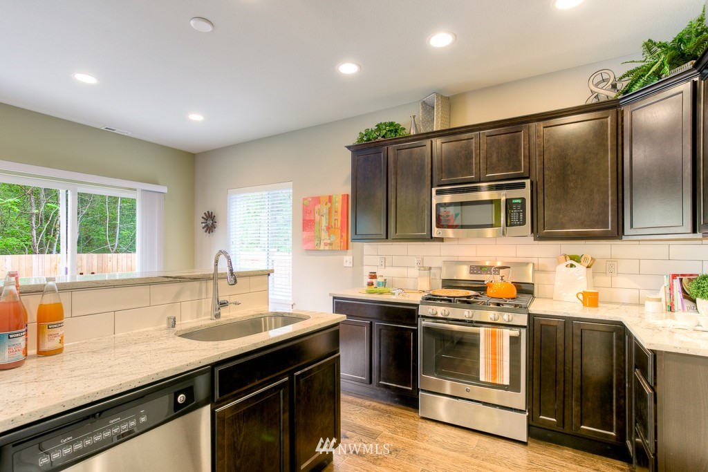 16919 1st Avenue West, Unit 19 Bothell, WA 98012 - Photo 3 of 17 Gallery Image 3