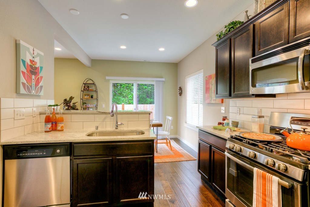 16919 1st Avenue West, Unit 19 Bothell, WA 98012 - Photo 4 of 17 Gallery Image 4